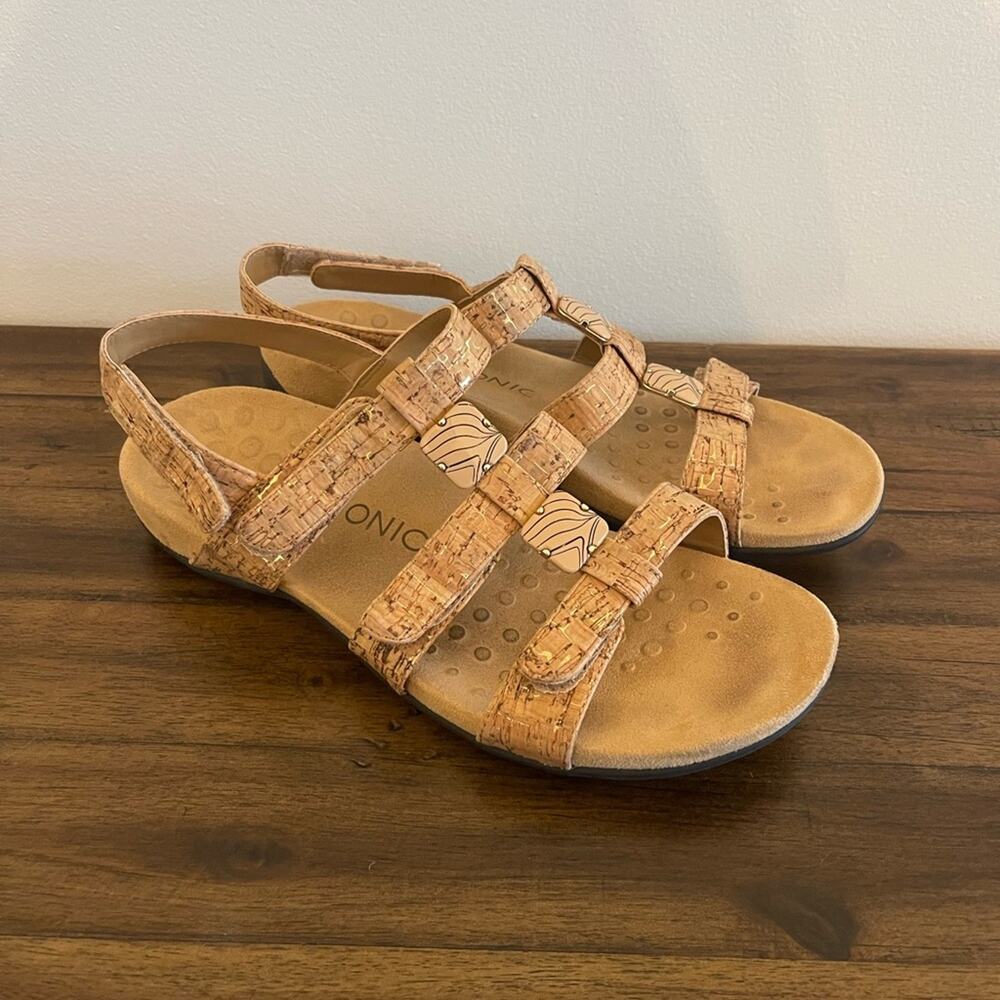 Vionic Amber Adjustable Sandal with Arch Support in Gold Cork Size 9